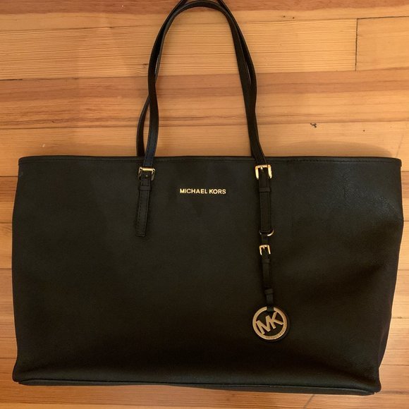 Black Michael Kors Jet Set Tote